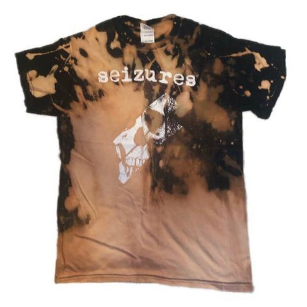 Seizures graphic tee